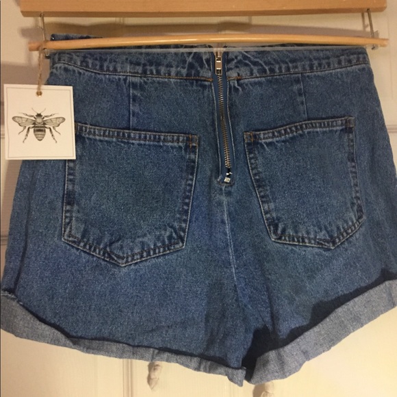 Vintage Jean High-Waisted Shorts with Laces - Picture 3 of 4